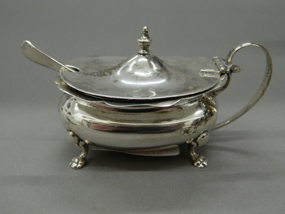 A silver cream jug, a mustard, a mug and spoons (7. - Image 6 of 9