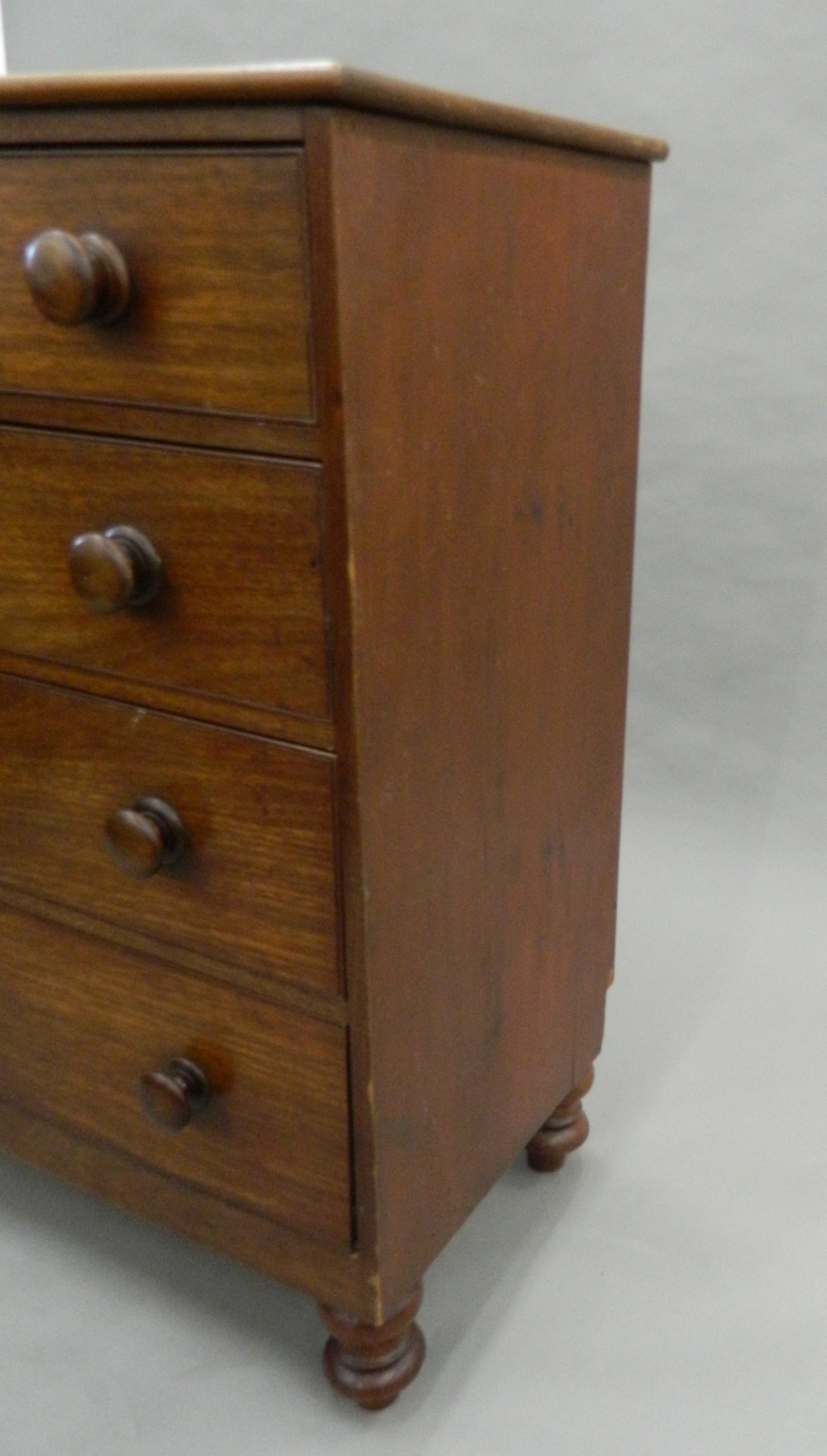 A Victorian mahogany chest of drawers. 95 cm wide. - Image 3 of 4