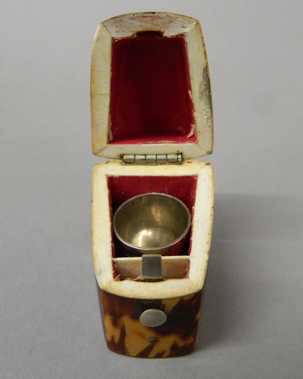 A Victorian tortoiseshell thimble box, with silver thimble. 4.75 cm high. - Image 7 of 11