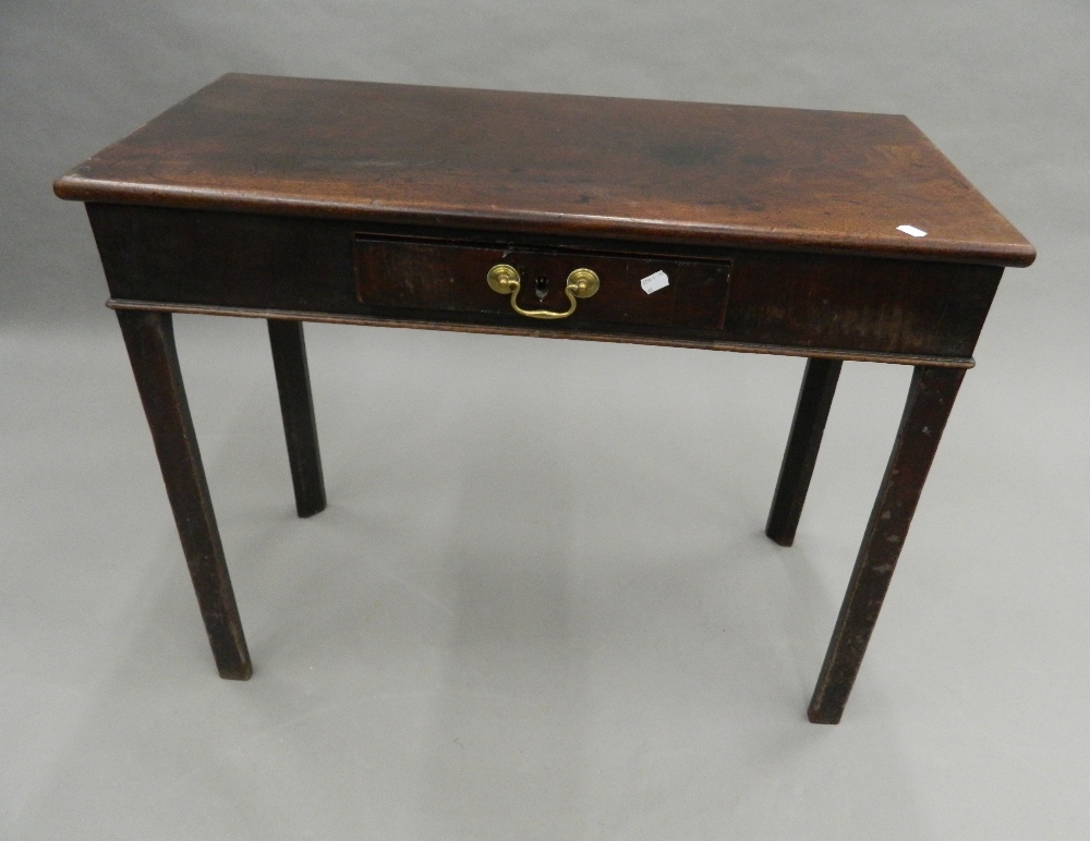 A Georgian mahogany side table. 89 cm wide. - Image 2 of 6