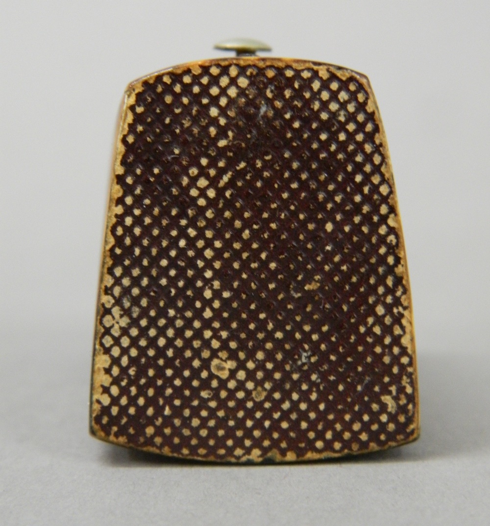 A Victorian tortoiseshell thimble box, with silver thimble. 4.75 cm high. - Image 6 of 11