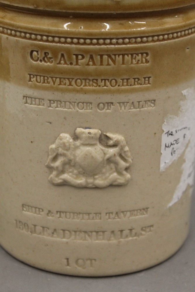 A 19th century crested stoneware storage jar. - Bild 2 aus 3