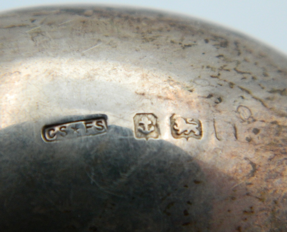 An Edward VII Coronation spoon inset with a stamp. 13 cm long (13 grammes total weight). - Image 4 of 4