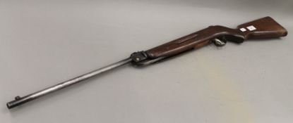 An early air rifle. 106 cm long.