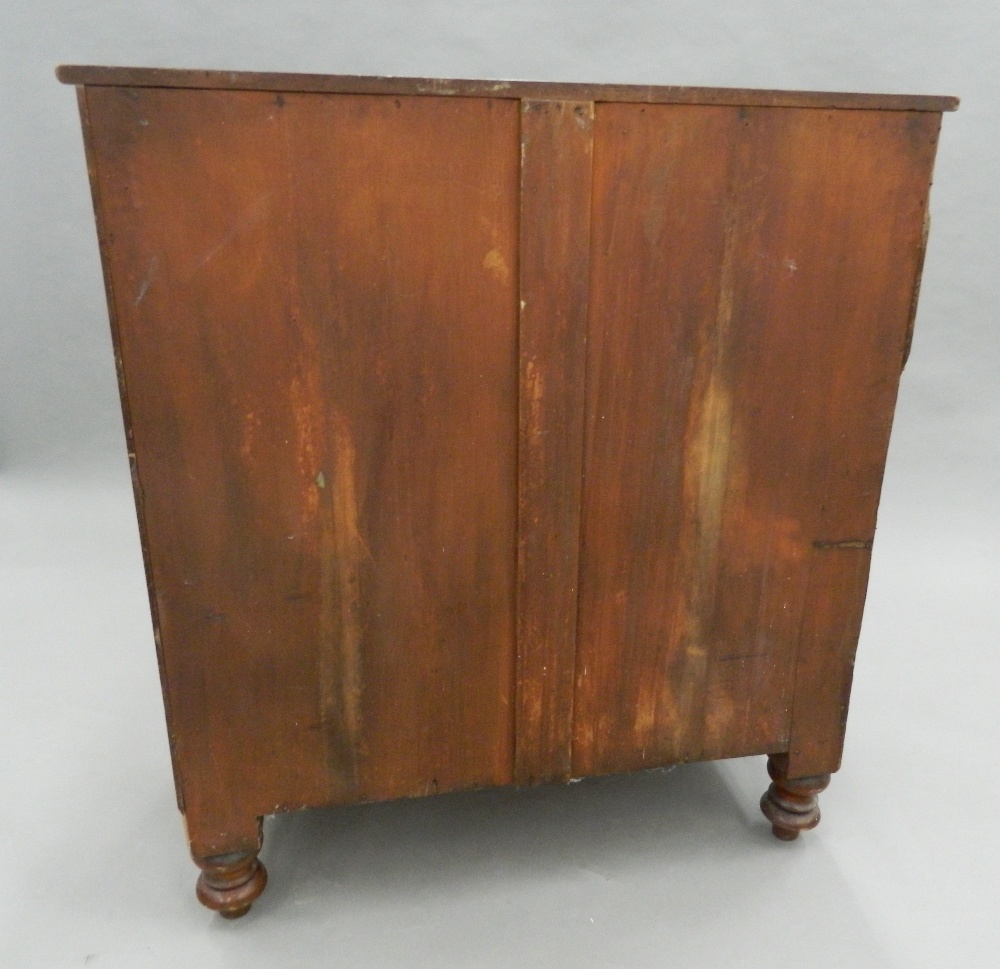 A Victorian mahogany chest of drawers. 95 cm wide. - Image 4 of 4