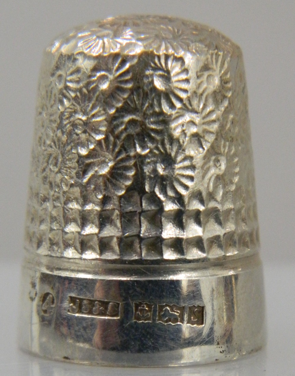 A Victorian tortoiseshell thimble box, with silver thimble. 4.75 cm high. - Image 11 of 11