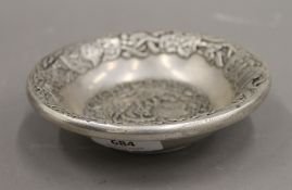 A small Chinese dish. 13.5 cm diameter.