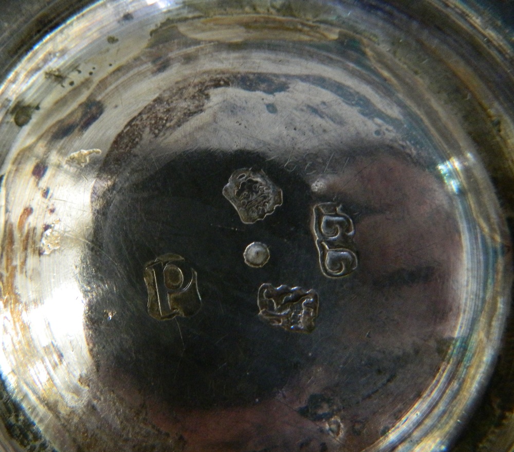 A small Georgian silver tankard. 9.5 cm high (6. - Image 7 of 7