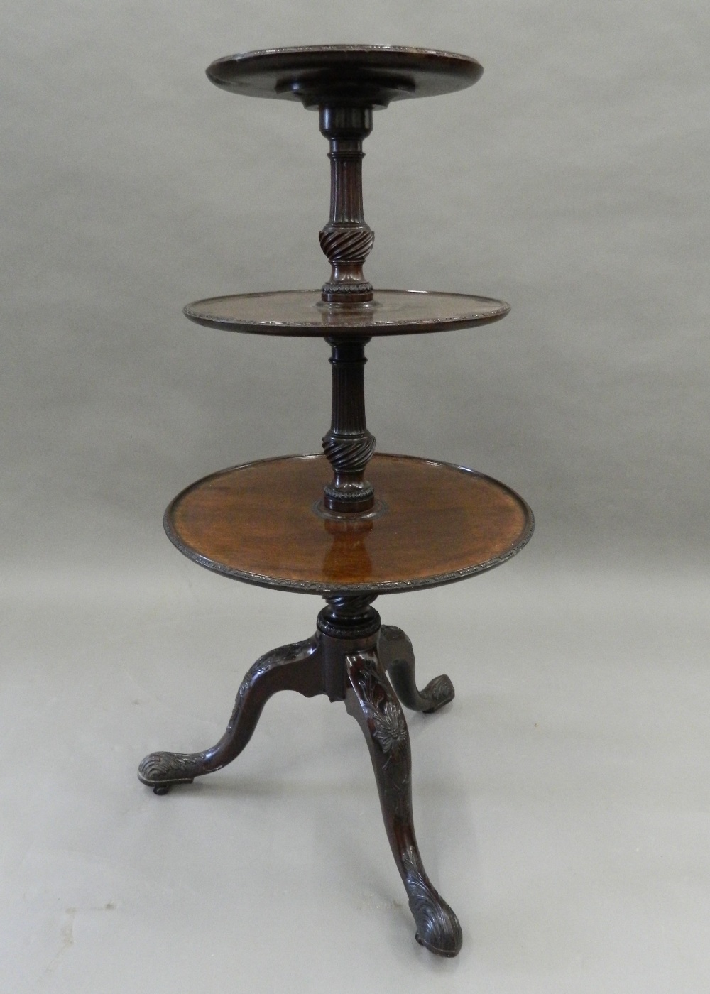 An Edwardian mahogany three tier dumb waiter. 104 cm high. - Image 2 of 5