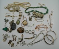 A quantity of miscellaneous silver and other jewellery