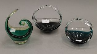 Three 1960s Murano dishes. The largest 14 cm wide.