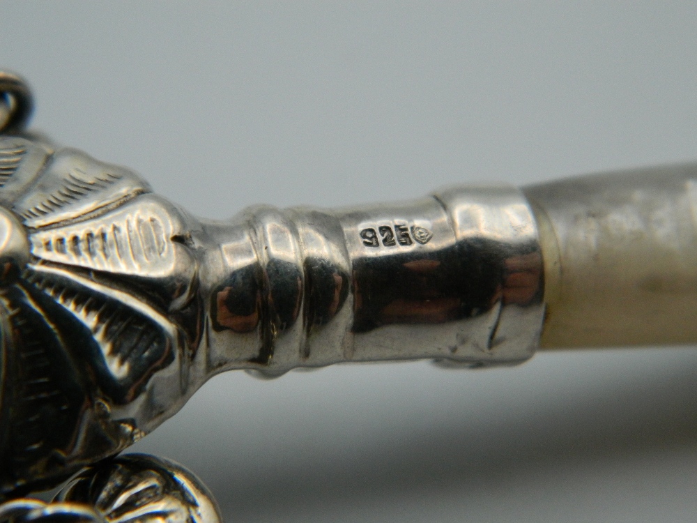 A silver and mother-of-pearl rattle. 16 cm long. - Image 3 of 3