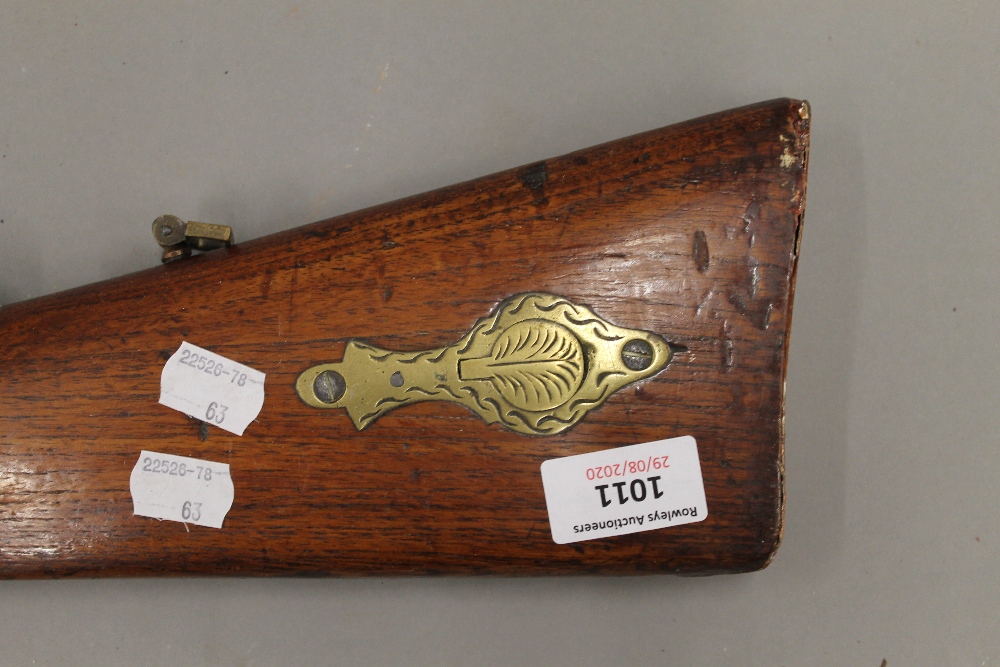 A 19th century percussion musket. 118 cm long. - Image 2 of 4