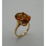 A 9 ct gold citrine ring. Ring Size N (5.