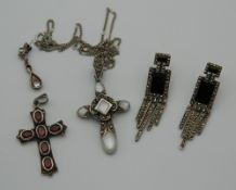 A small quantity of various silver jewellery