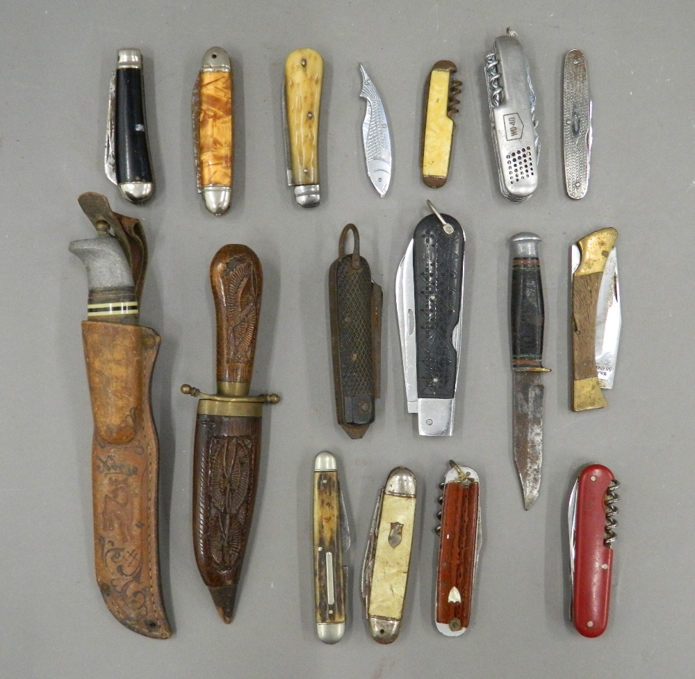 A collection of various penknives, etc. The largest 22 cm long.