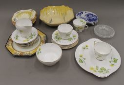 A quantity of various porcelain