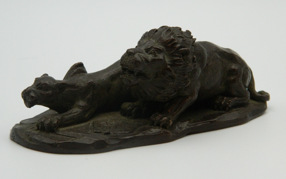 A Japanese bronze model of two lions. 10 cm long. - Image 2 of 4