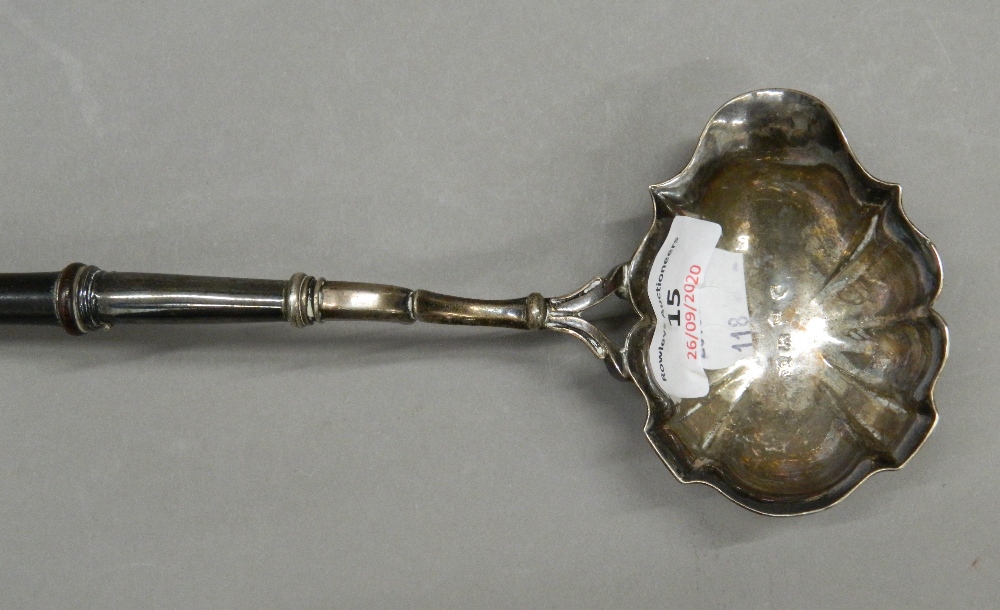 A Georgian silver toddy ladle, with turned wooden handle. 29 cm long. - Image 3 of 6