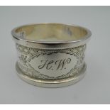 A cased silver napkin ring. 39 grammes.