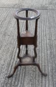 A Georgian mahogany washstand. 80 cm high.