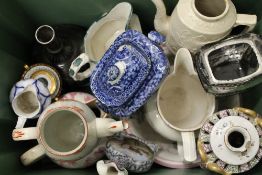 A quantity of 19th century porcelain,