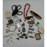 A quantity of miscellaneous jewellery, etc,