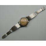 A gentleman's Baume & Mercier wristwatch. 3.5 cm wide.