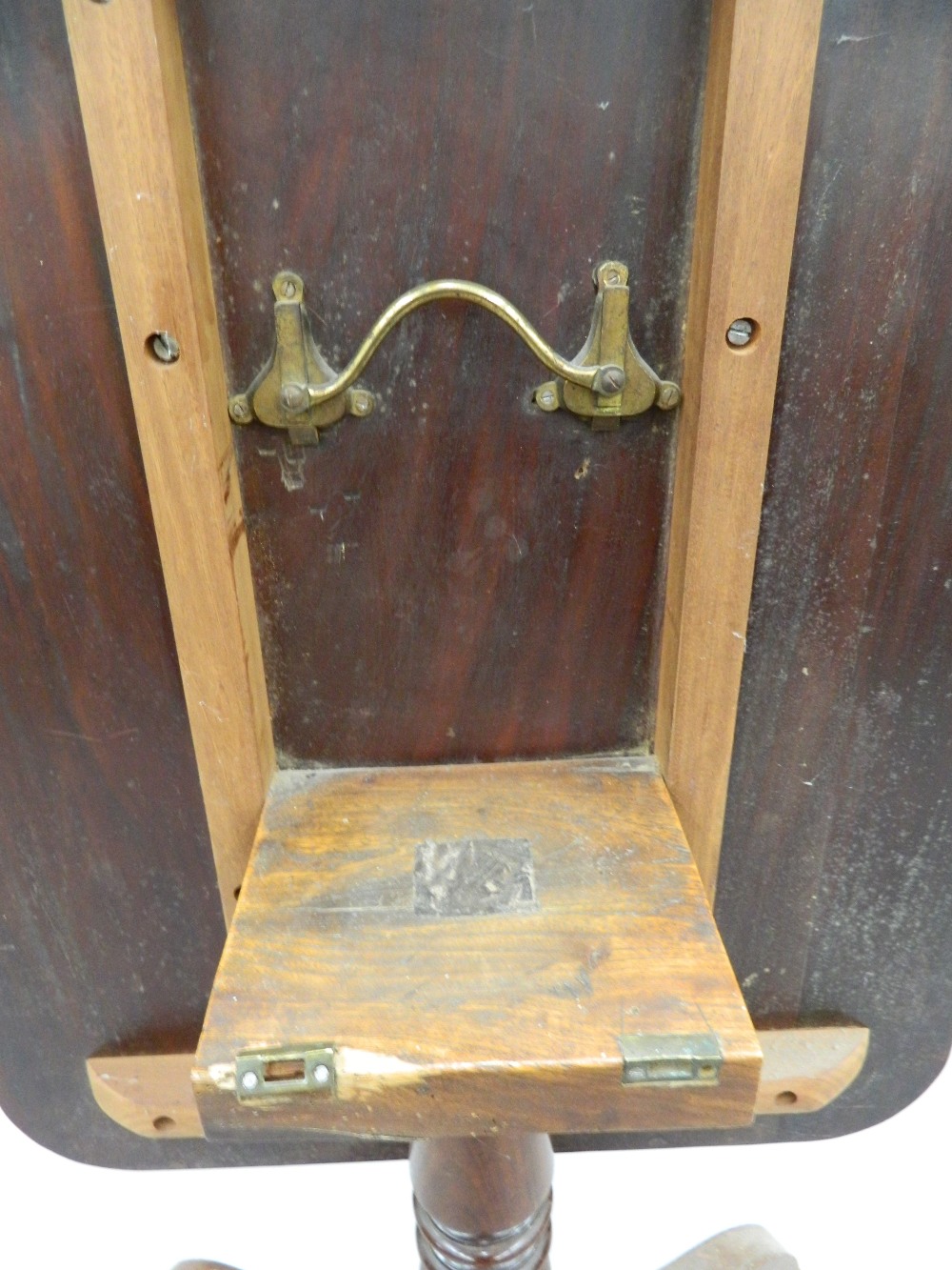 A Georgian mahogany rectangular tilt-top table. 92 cm long. - Image 3 of 5