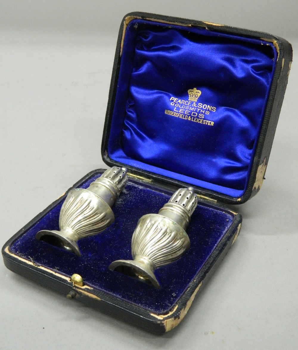 A quantity of silver and silver plate - Image 4 of 17