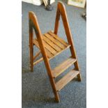 A vintage step ladder. 103 cm tall.