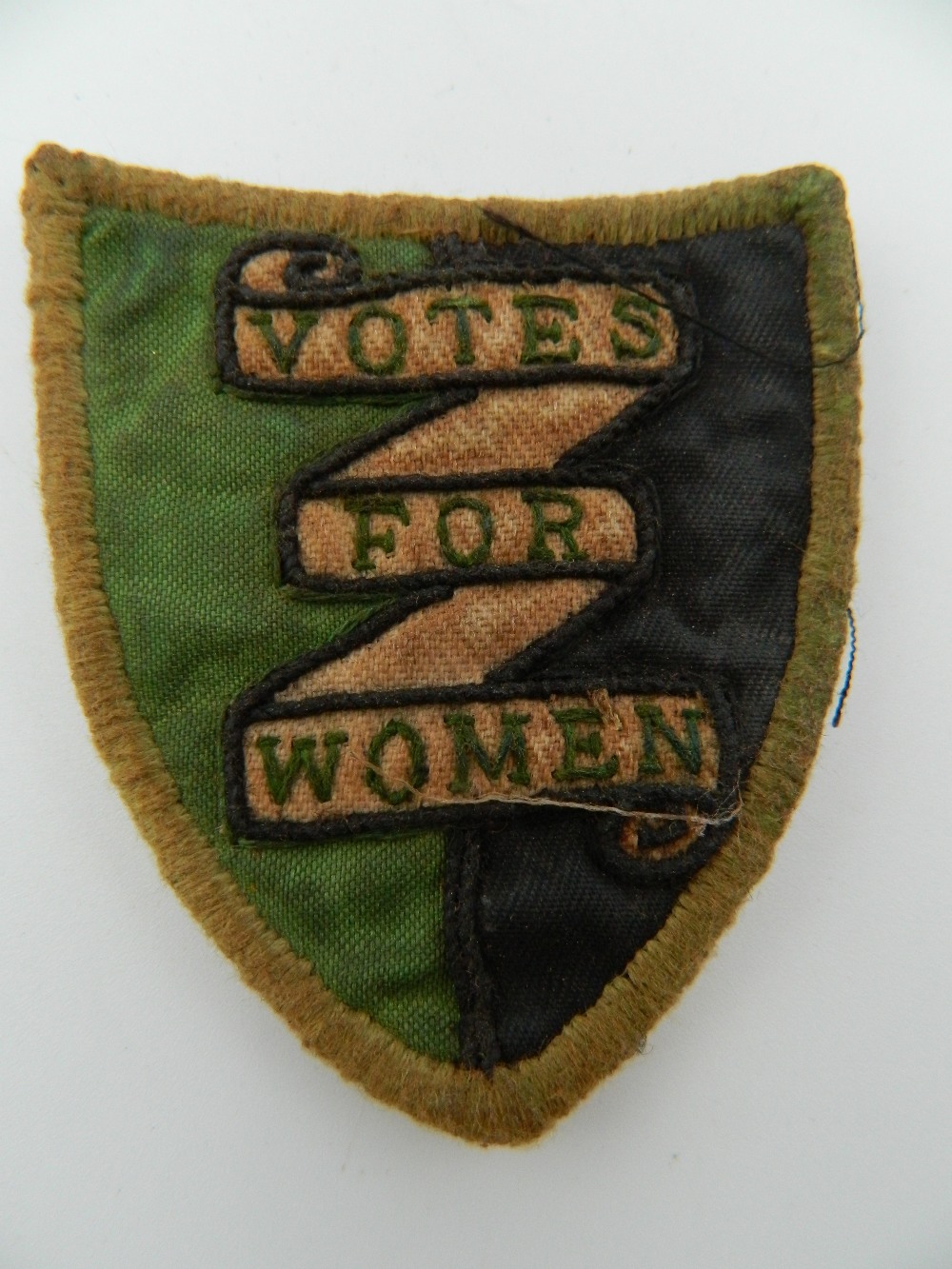 Two small Vote for Women suffragette type cloth patches, one shield shaped, the other rectangular. - Image 4 of 5