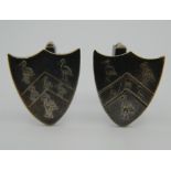 A pair of silver heraldic shield cufflinks. 8.7 grammes.
