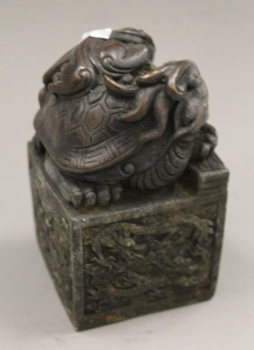 A bronze dragon seal. 12.5 cm high. - Image 2 of 3