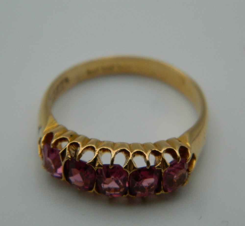 An 18 ct gold five stone pink topaz ring. Ring Size O. 4.2 grammes total weight. - Image 3 of 4