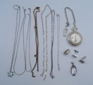 A quantity of vintage jewellery