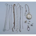 A quantity of vintage jewellery