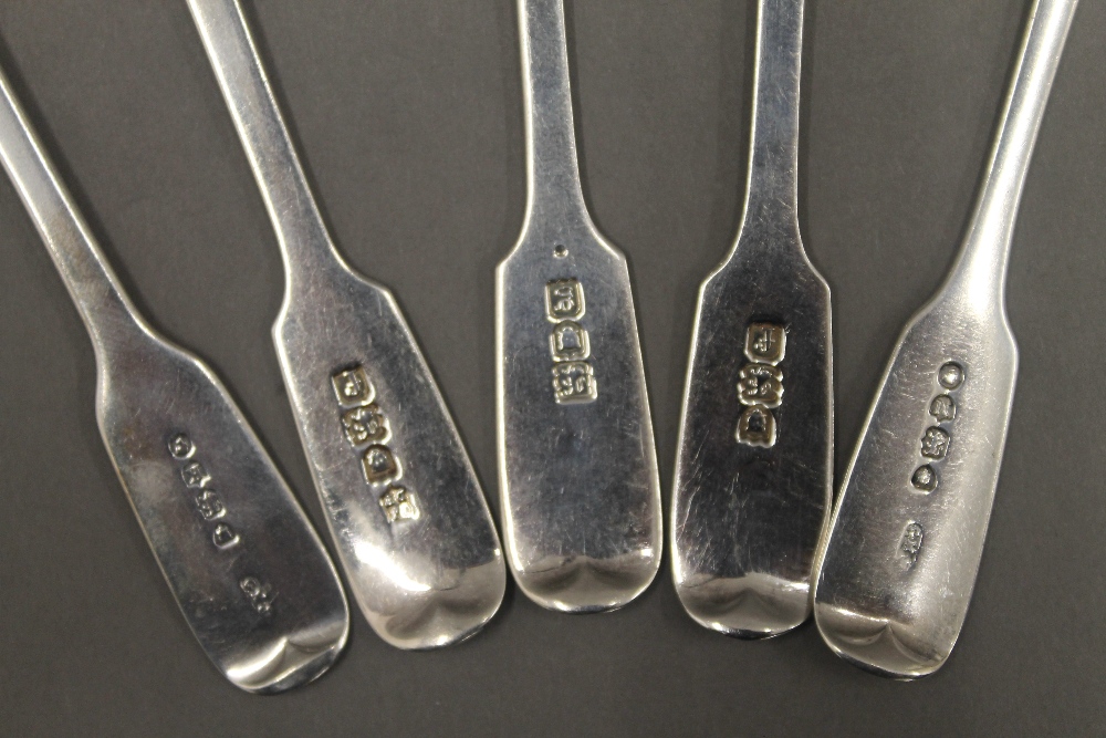 Five Georgian Fiddle pattern teaspoons by George Maudsley Jackson of London. 88.6 grammes. - Image 17 of 17