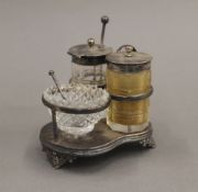 A silver cruet stand. 9 cm high. 128.2 grammes of weighable silver.