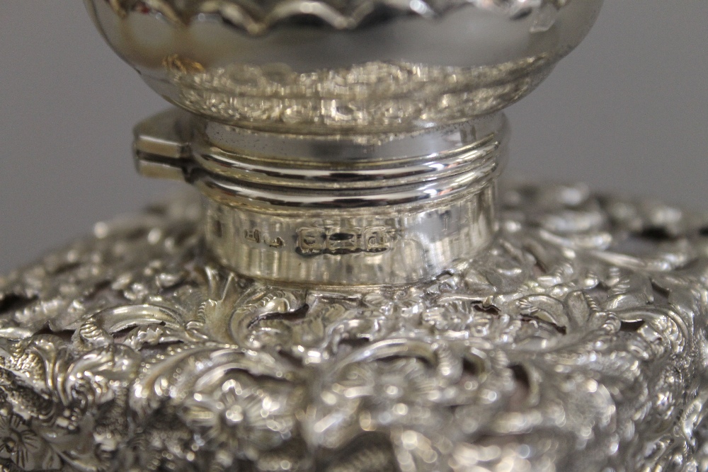 A pair of silver topped cut glass scent bottles. 14.5 cm high. - Image 4 of 9