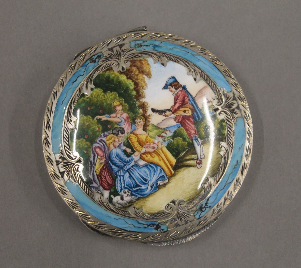 A silver enamel compact. 7 cm diameter. - Image 2 of 4