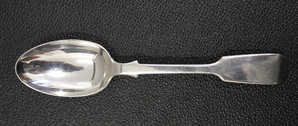 Five Georgian Fiddle pattern teaspoons by George Maudsley Jackson of London. 88.6 grammes. - Image 5 of 17