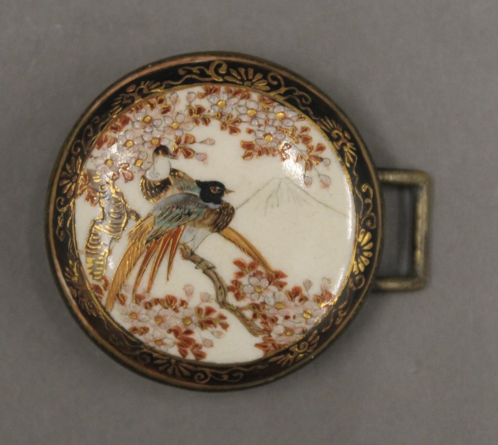 A Satsuma buckle. 7.5 cm wide. - Image 3 of 5