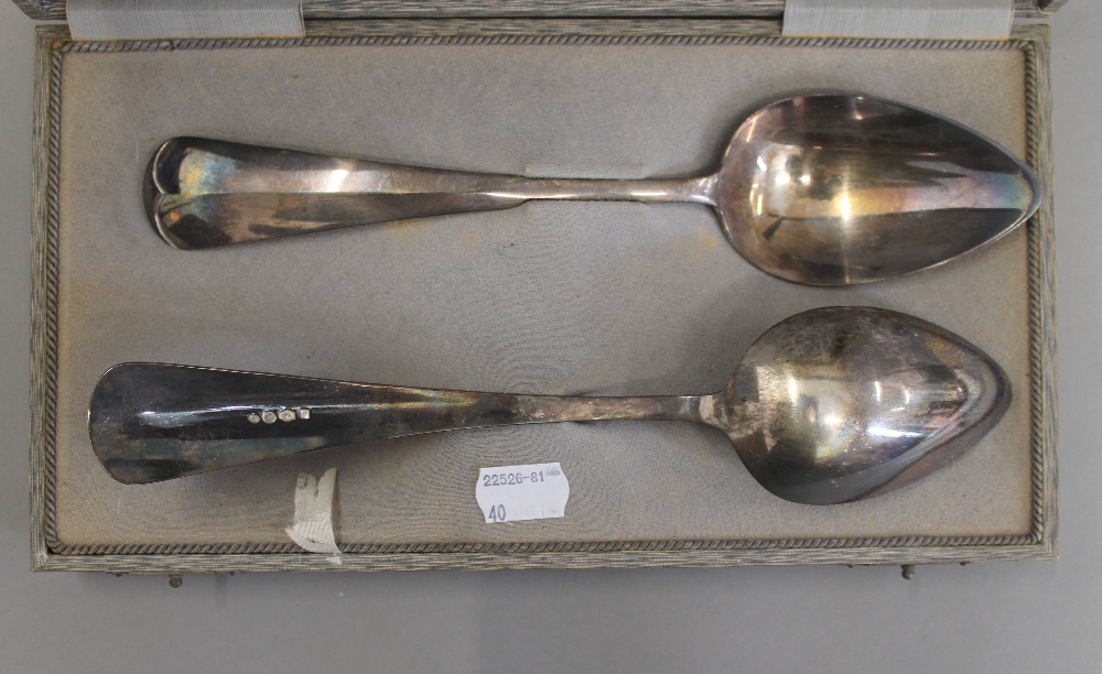 A pair of Continental silver serving spoons - Image 2 of 5