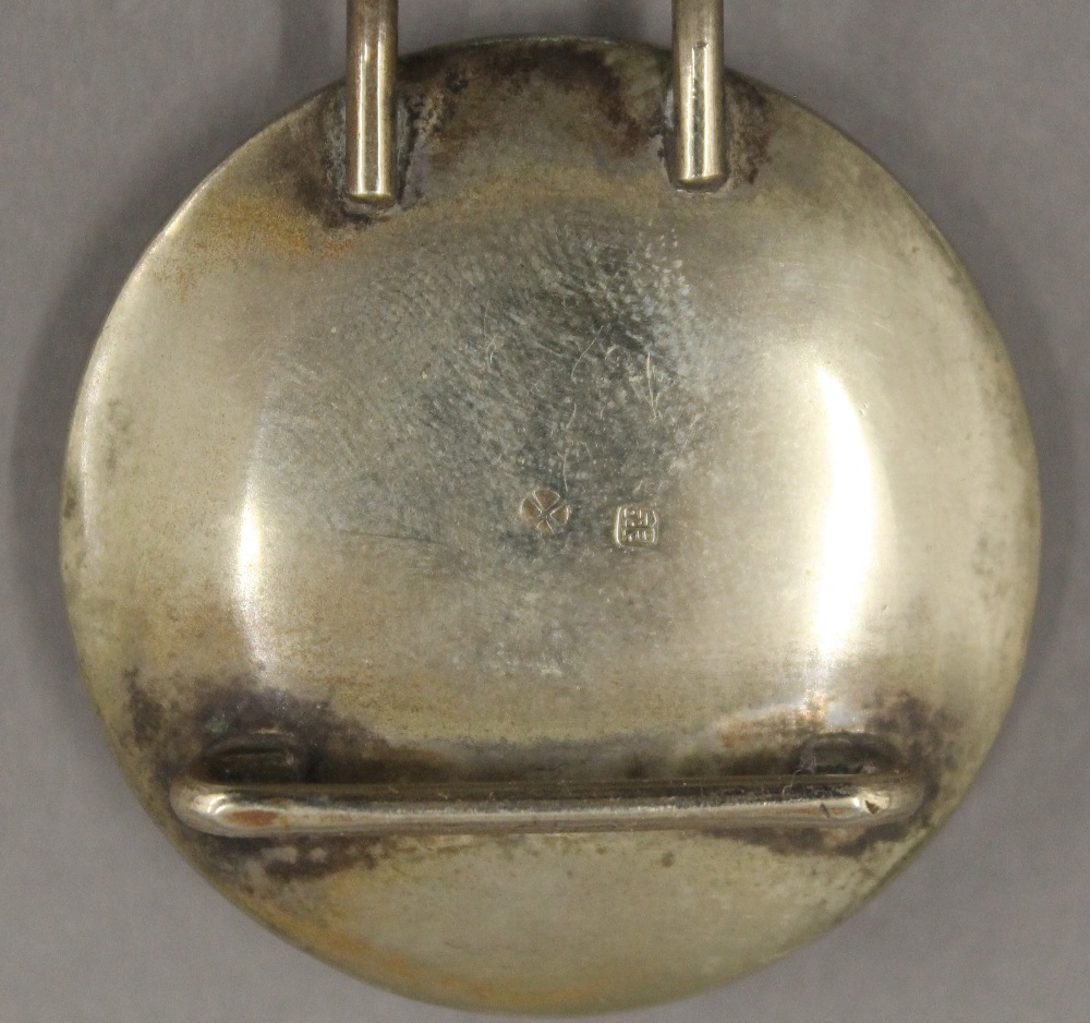 A Satsuma buckle. 7.5 cm wide. - Image 5 of 5