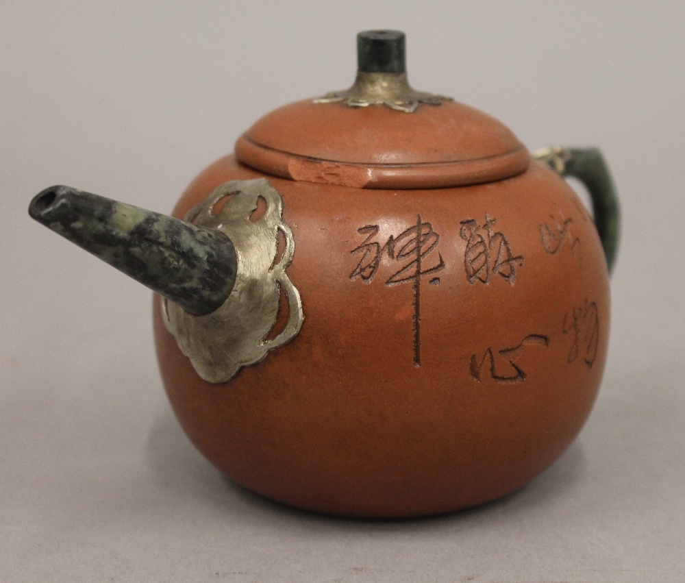 A Chinese Ying Xing and jade teapot. 18 cm long. - Bild 2 aus 6