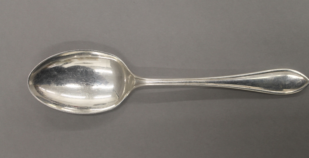 A quantity of silver flatware. 49 troy ounces of weighable silver. - Image 6 of 7