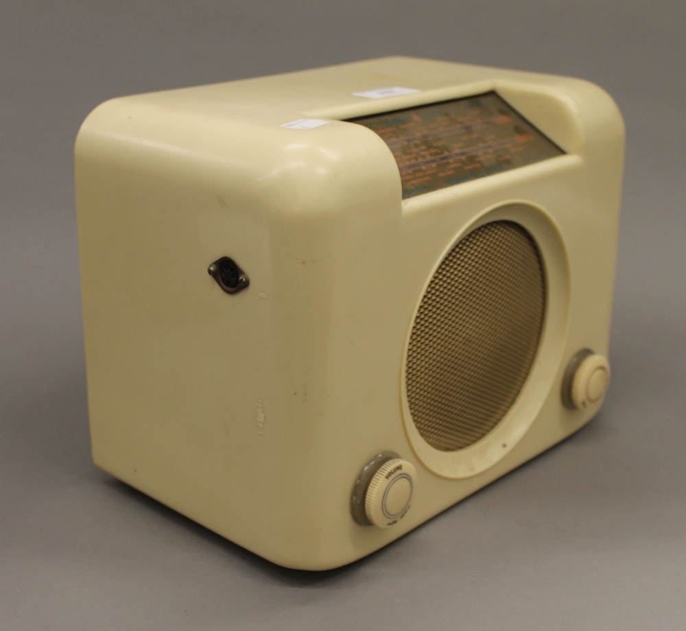 A vintage Bush radio. 29 cm wide. - Image 3 of 6