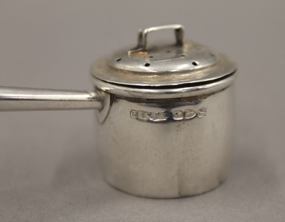 A silver vesta, another vesta and a novelty silver pepper. - Image 7 of 7