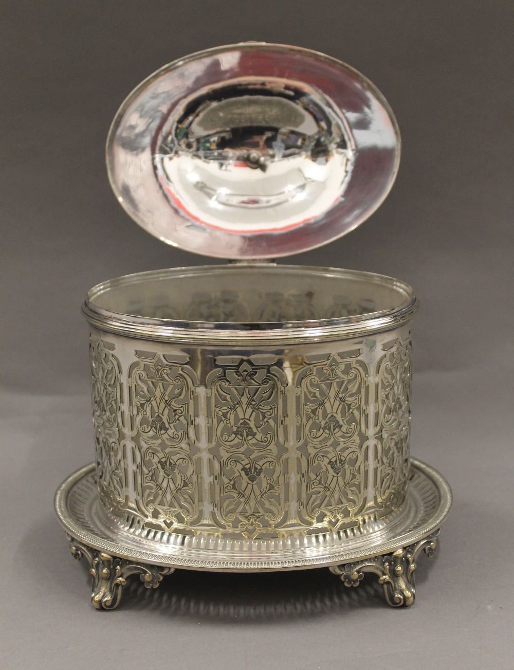 A Victorian silver plated biscuit barrel with original glass liner, maker's mark of Robert Belks. - Image 2 of 3